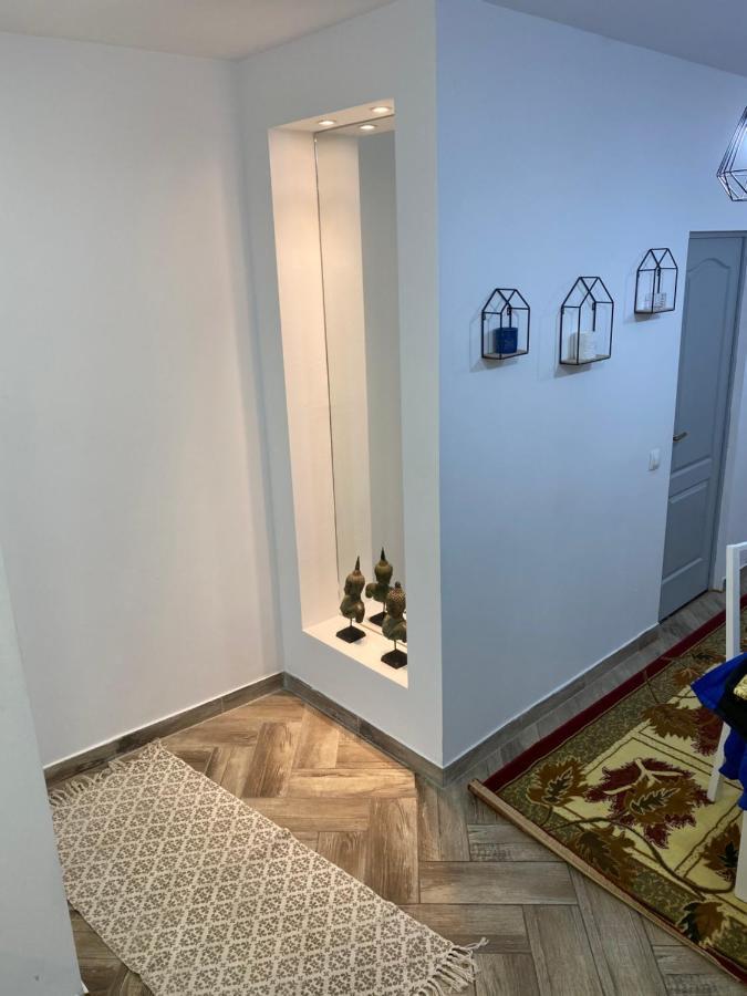 Garden Apartament Petrila エクステリア 写真